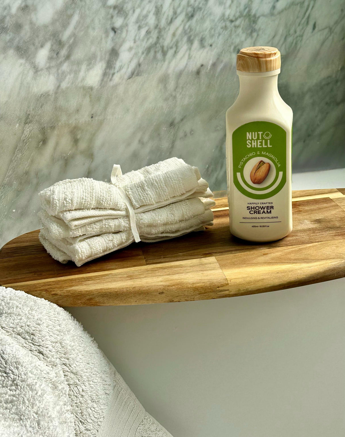 Nutshell Pistachio & Magnolia - Shower Cream 485ml